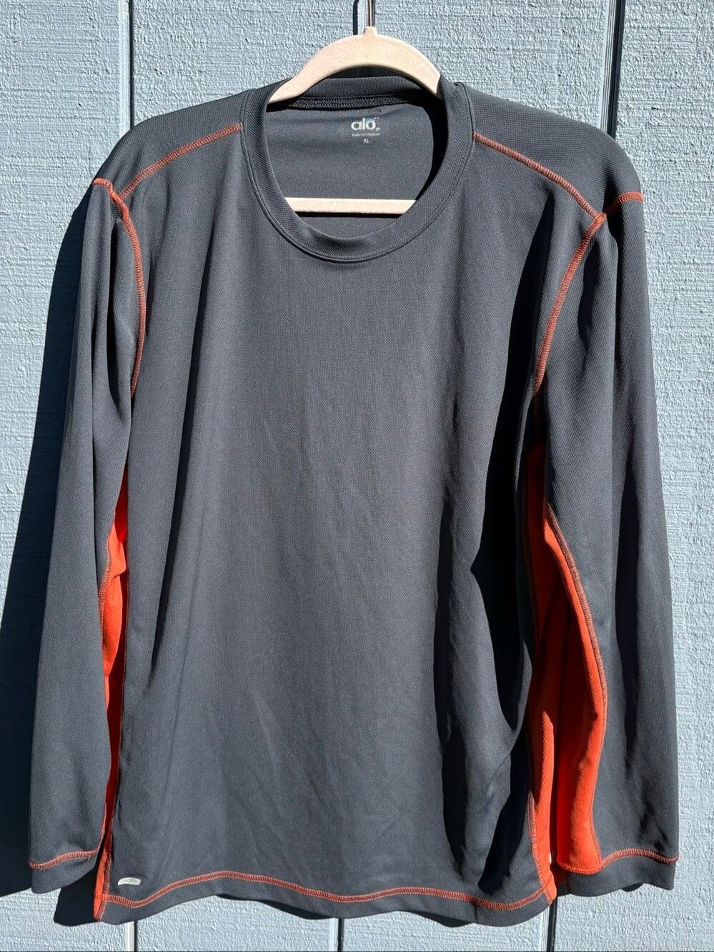 Alo Performance Long Sleeve Athletic Shirt Black Orange Men’s XL Sport Luxe
